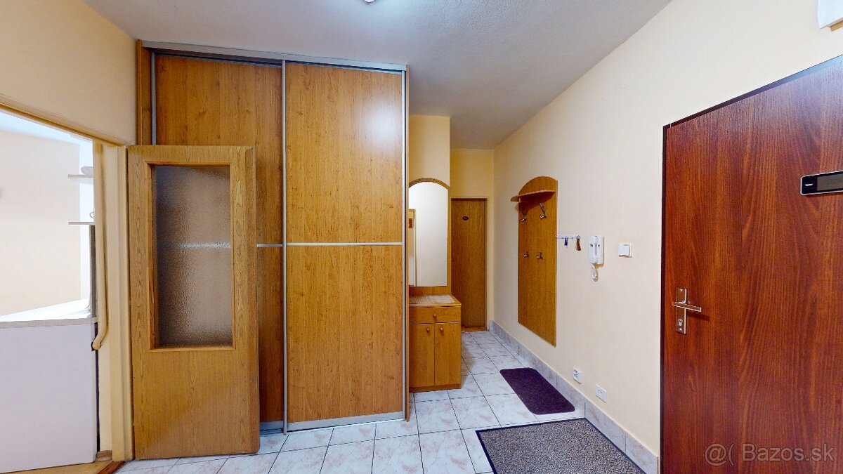 Tehlový 3 izbový byt na Rastislavovej, parkovanie - 14