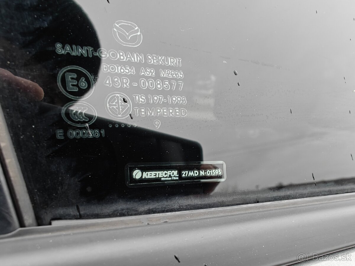 Mazda 3 1.6 benzín - 14