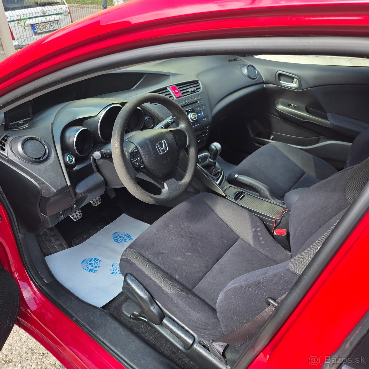 Honda Civic 1.4 i-VTEC 5DR - benzín - 14