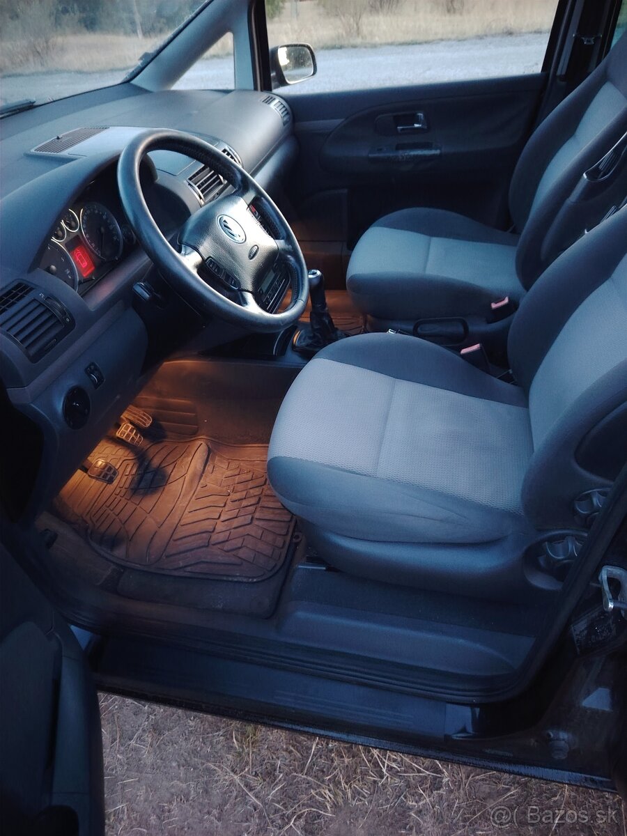 Predám VW Sharan 4x4 1.9 TDi - 14