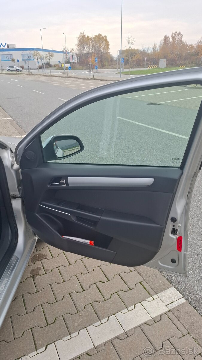 Opel Astra Statio Wagon - 14