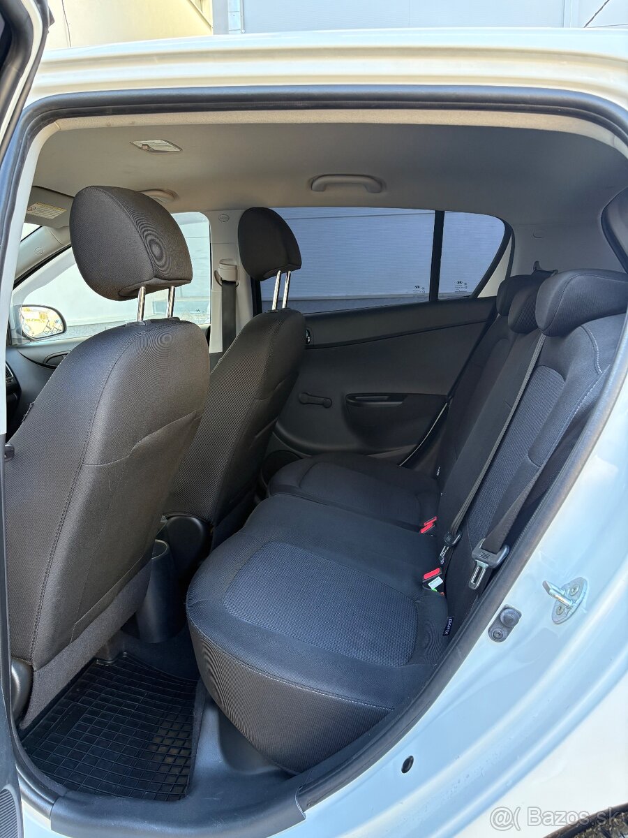 Hyundai i20 1.2 benzín (2013)- len 87 000km, nová STK a EK - 14