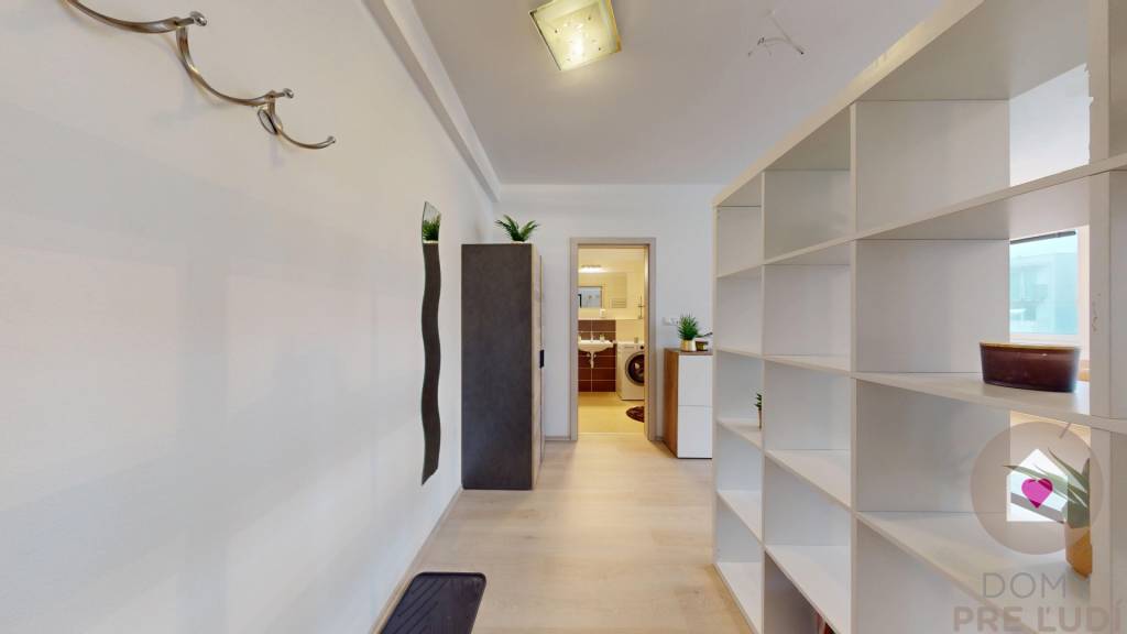 BA/IV-Prenájom zariadeného 2i bytu s balkónom a parkingom v - 14