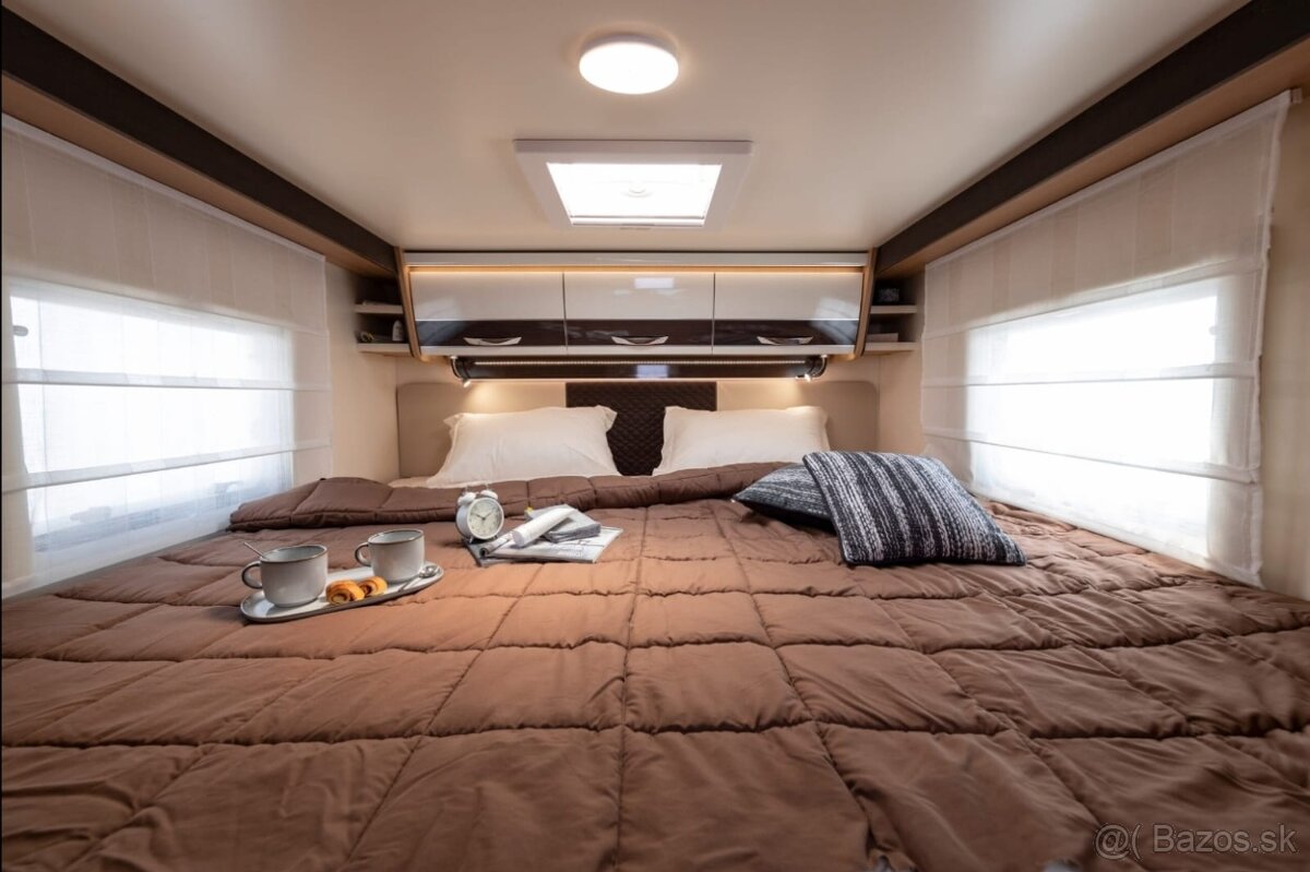 170PS 2023 5míst obytné auto karavan velmi pěkný stav - 14