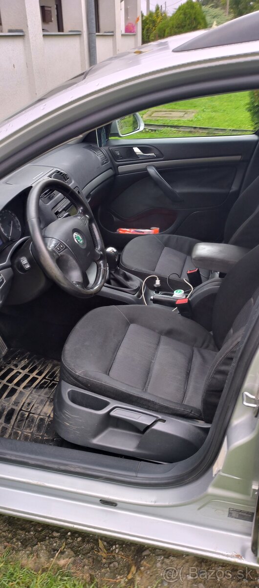 Škoda Octavia II - 14