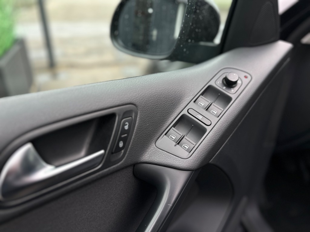 Volkswagen Tiguan 2.0 TDI - 14