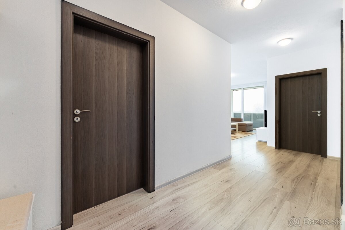 Na prenájom | 3 izbový byt s loggiou - Silvánová ul. - 14