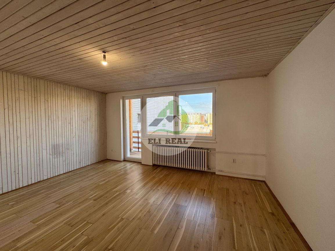 Prenájom priestranného mezonetového bytu s garážou a záhrado - 14