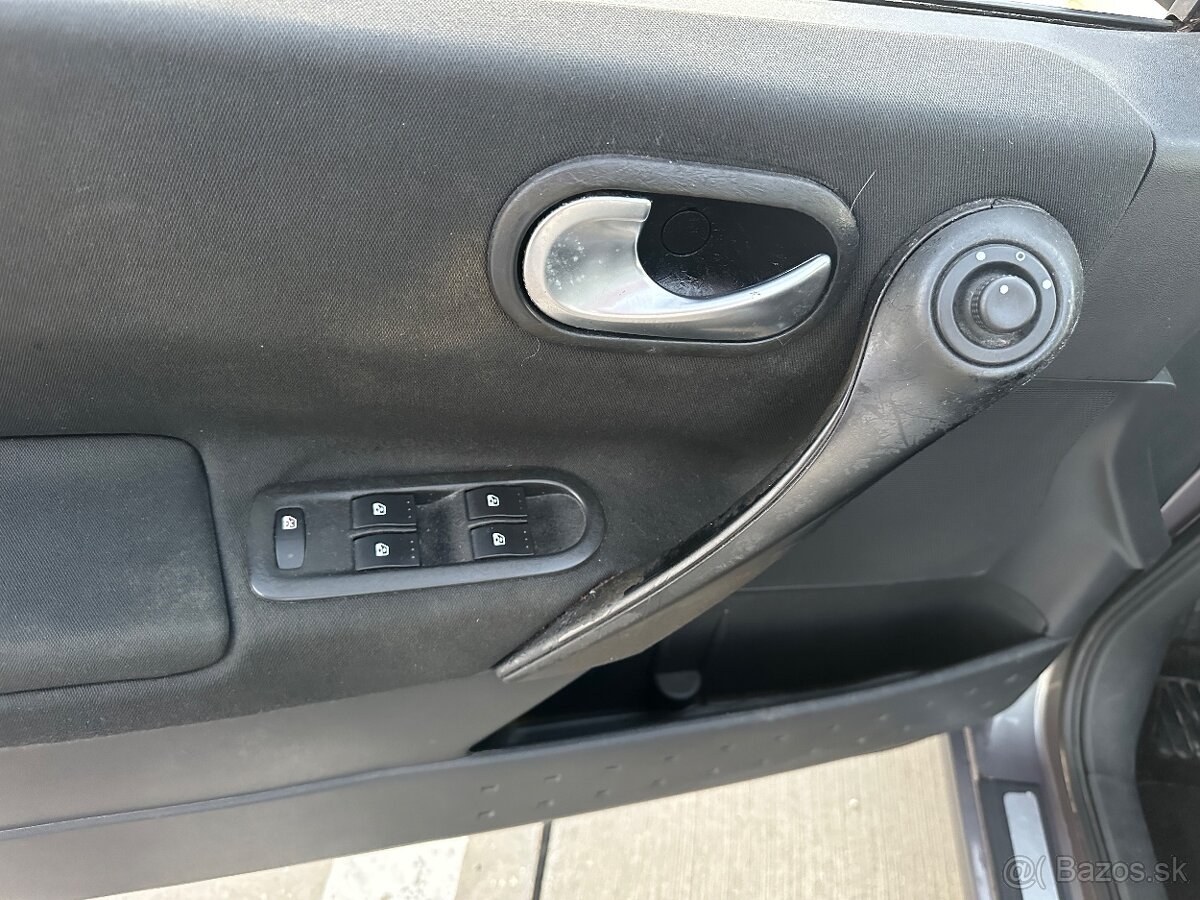 RENAULT MEGANE GRANTOUR 1.6 BENZIN, NOVA STK - 14