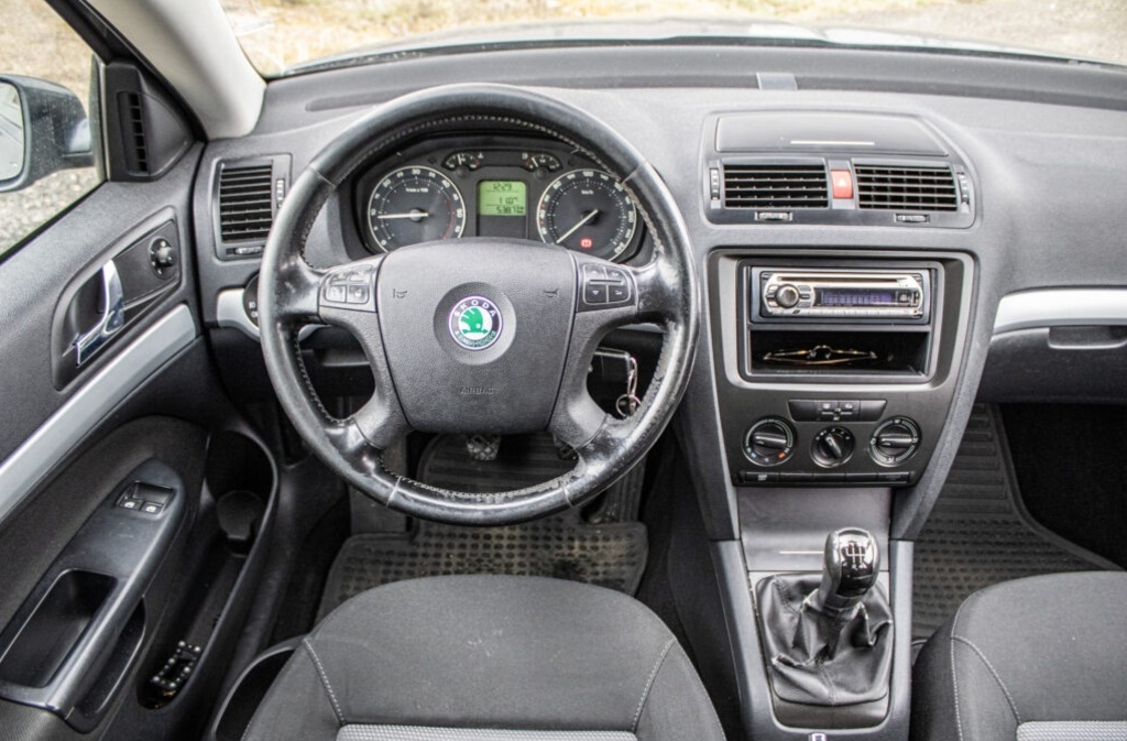 Škoda Octavia 2 z roku 2007 - 14