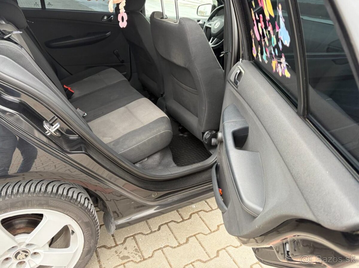 Škoda Fabia 1.9 TDi 96kw RS serviska - 14