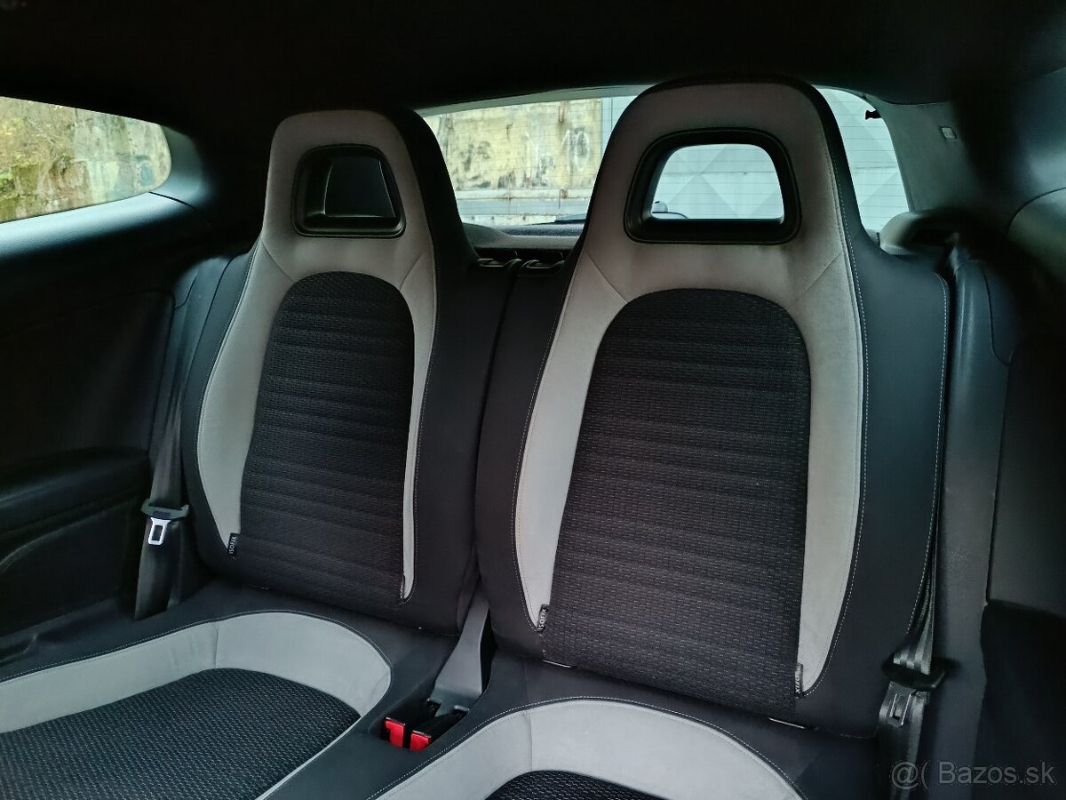 Volkswagen Scirocco R 265PS rok 2012, manuál - 14