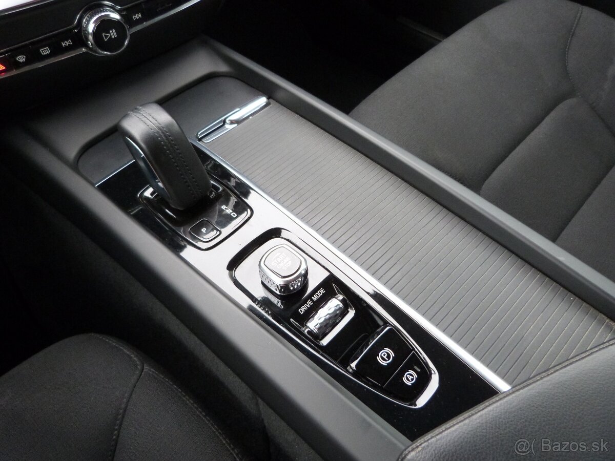 Volvo V60 B4 Momentum Pro A/T - 14