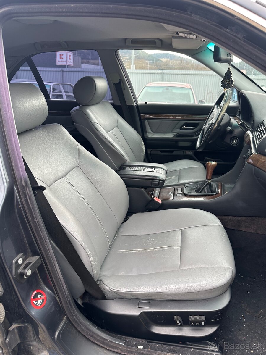 Rozpredam BMW e38 725tds - 14