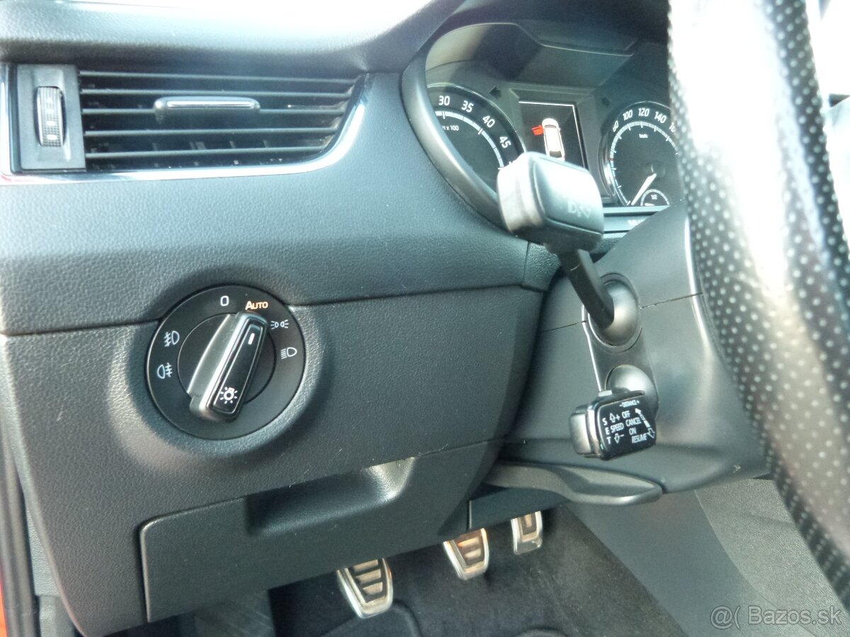 Škoda Octavia Combi 2.0 TDI DPF RS - 14