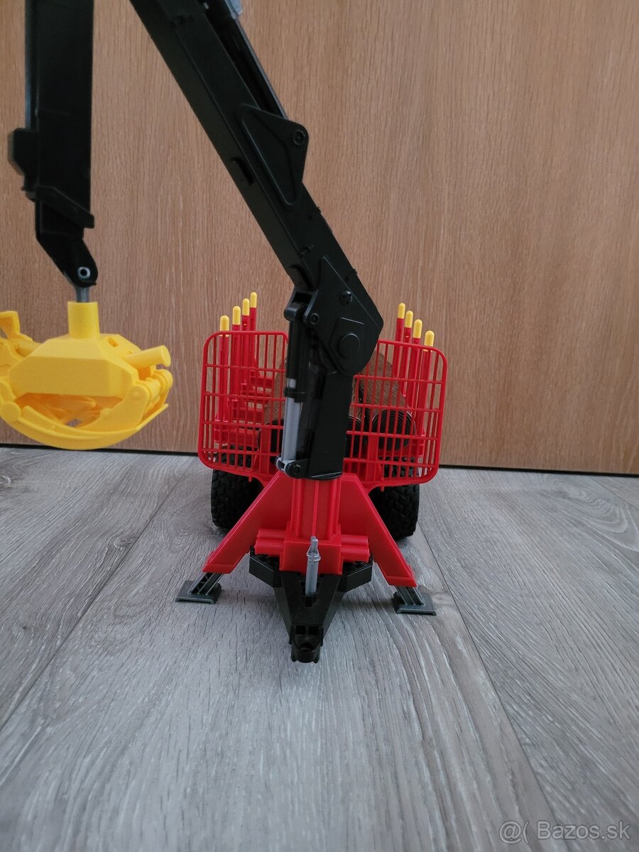 Prepravník dreva s nakladačom Bruder - 14