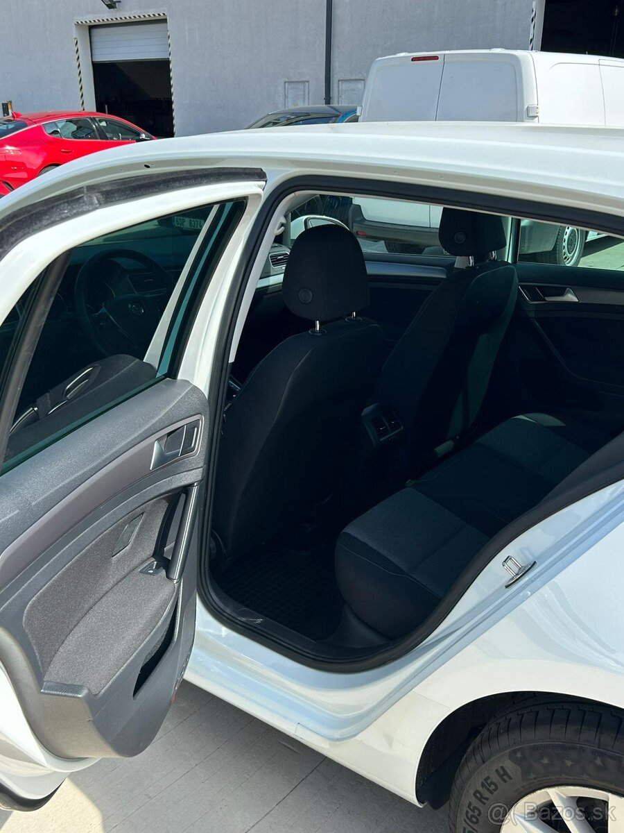 VW Golf 7 1,6 TDI 66kw, biela farba, manuál 5 r.v. 2014 - 14