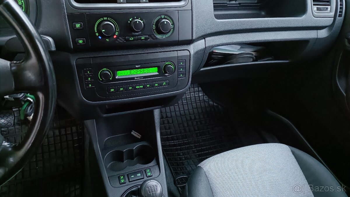 ŠKODA ROOMSTER 1.4 MPI 63 kW PLUS EDITION - 14