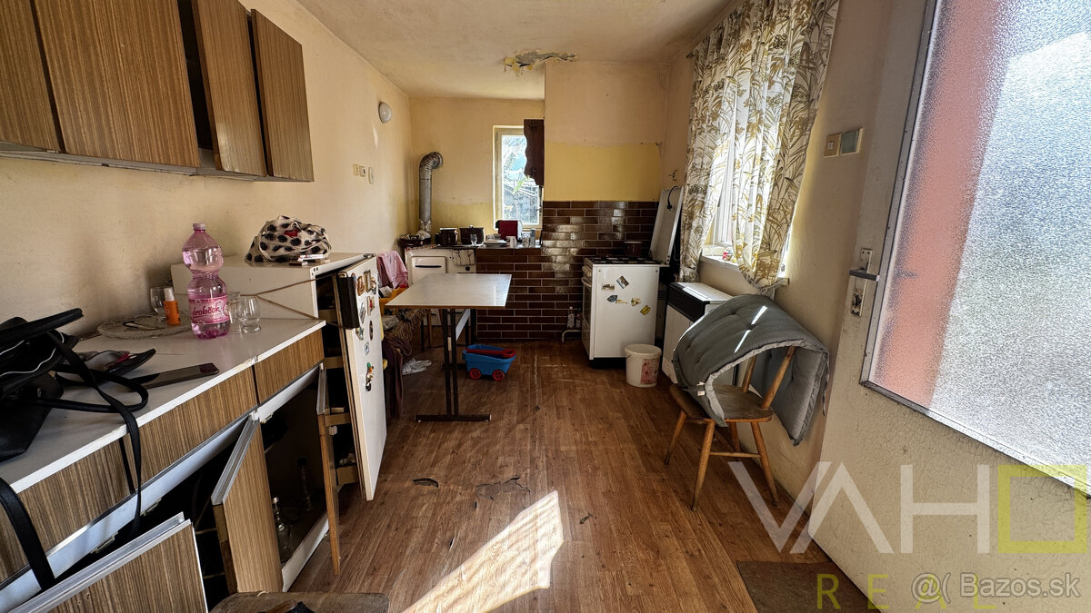 🏡 Na predaj: tehlový rodinný dom s veľkým pozemkom v obci Vá - 14