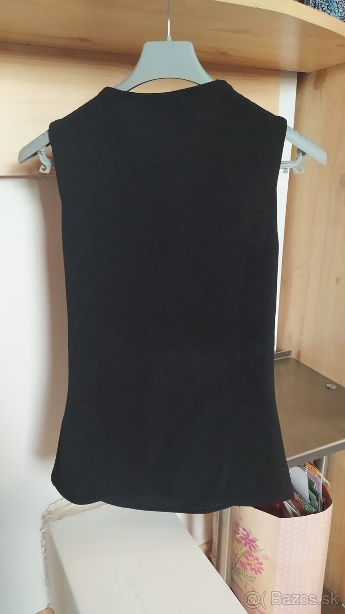 Dámske oblečenie MANGO, UNDER ARMOUR, GUESS, AMISU - 14