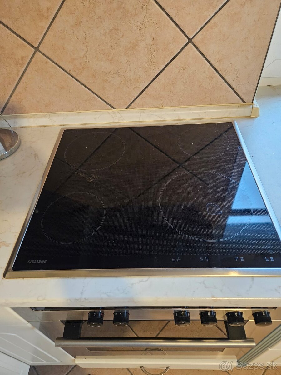 Masívna kuchynská linka z Nemecka so spotrebičmi - 14