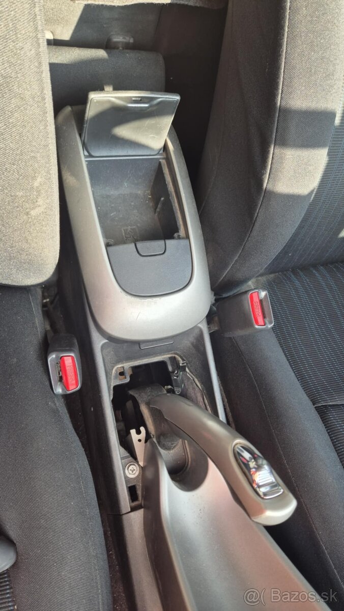 Toyota Auris 1,6i 91kw kód: 1ZR-FE - 14