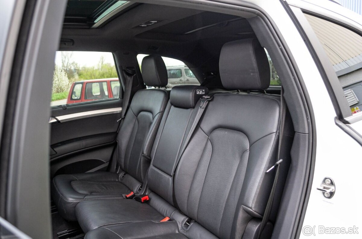 Audi Q7 3.0 Turbo Benzín Quattro 7Miest - 14