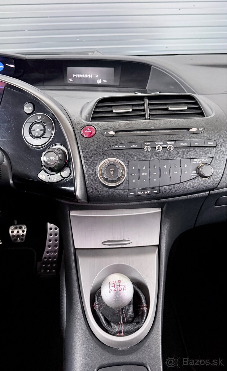 HONDA CIVIC 1.8 VTEC SPORT - 14