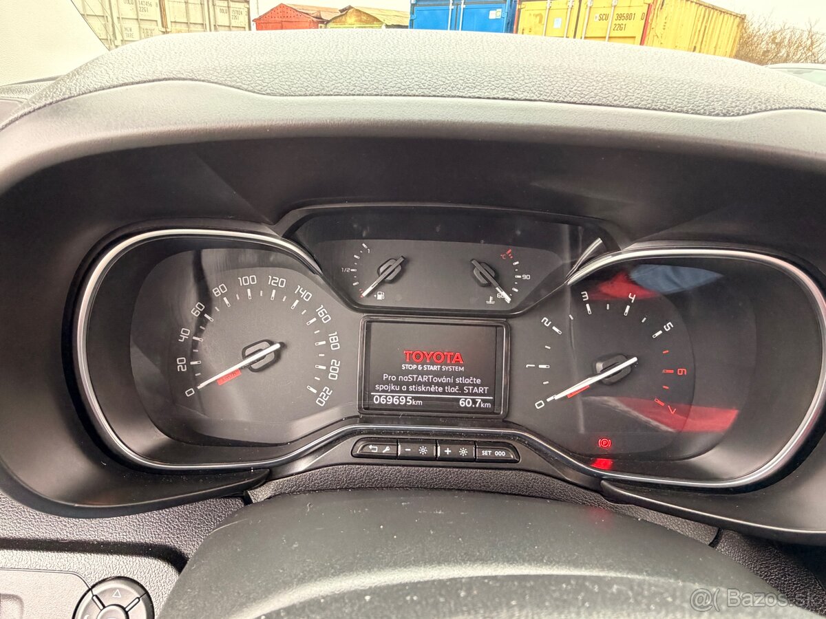 Toyota Proace City 1,5 blue HDI - 14