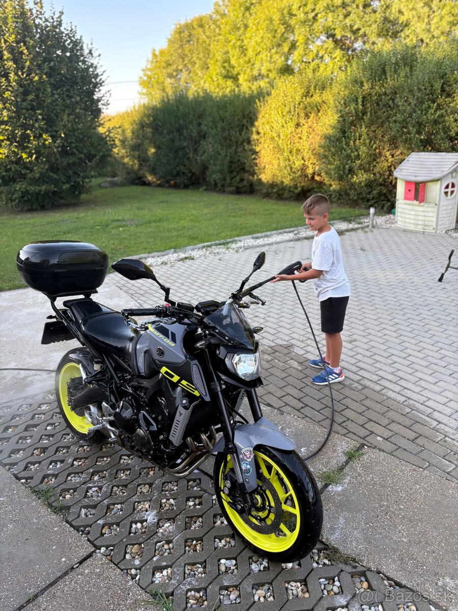 Yamaha MT 09 (2016) - 14