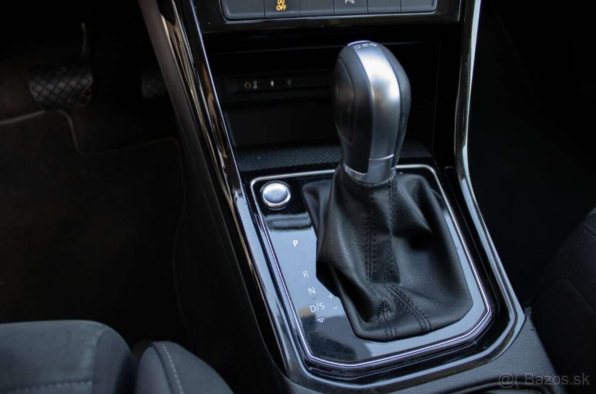 VW Touran Hi-line 100% stav - 14