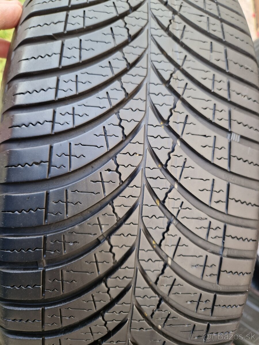 215/60-R17 Goodyear VECTOR 4SEASONS - 14