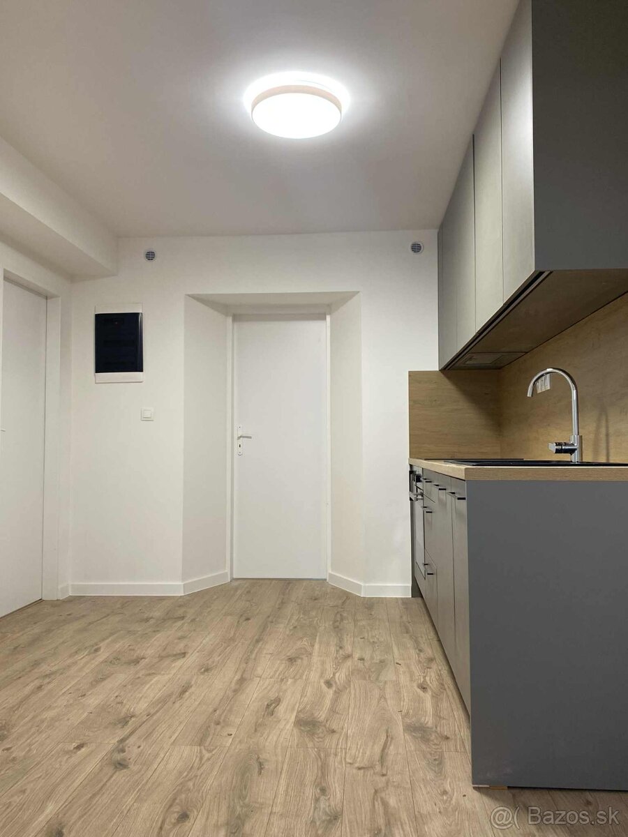 Priestranný 2-izb. byt na prenájom Staré Mesto - 14