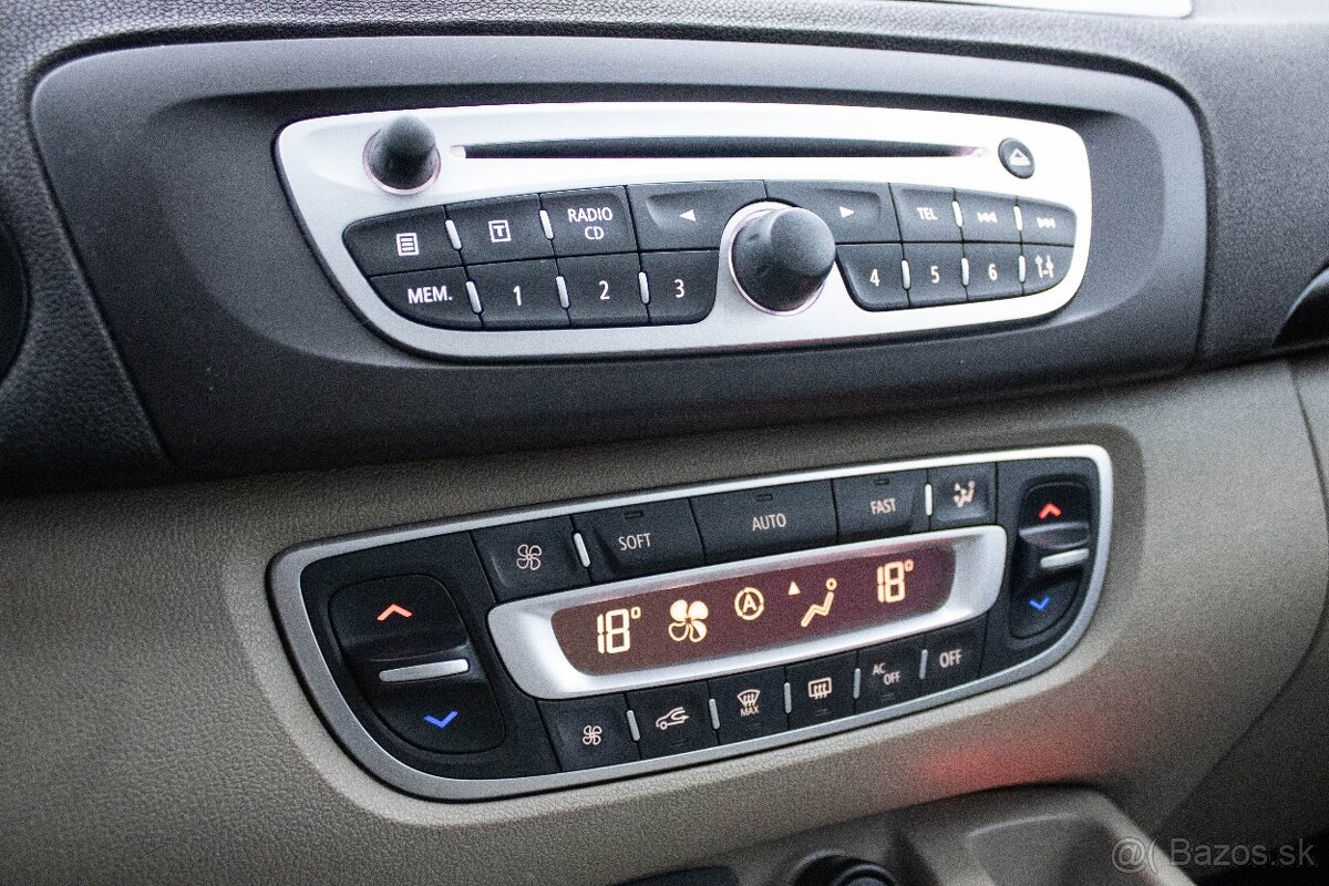 Renault Grand Scénic 1.9 dCi 96kW 7-miestne 2011 - 14