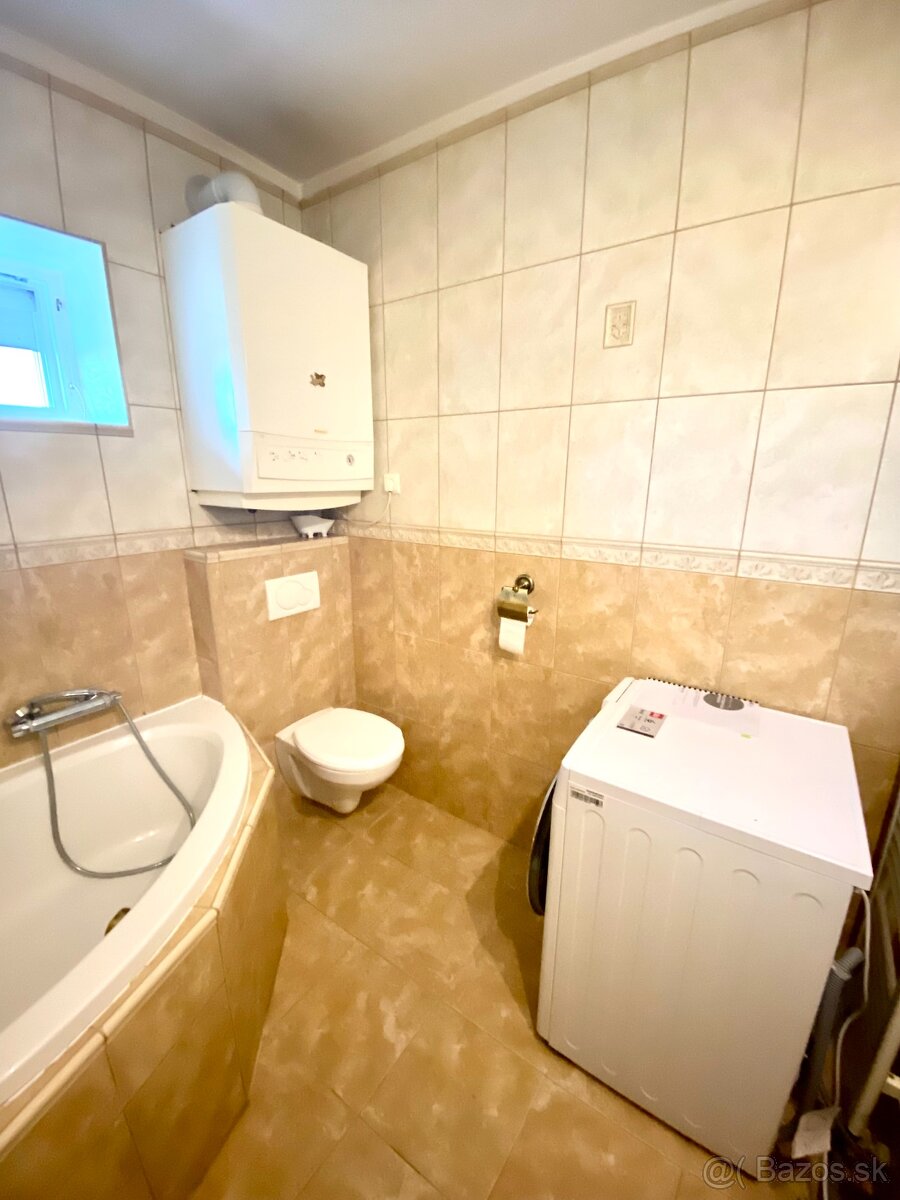 Predaj- 4 izbový dom s krásnou záhradou, Šurany - 14