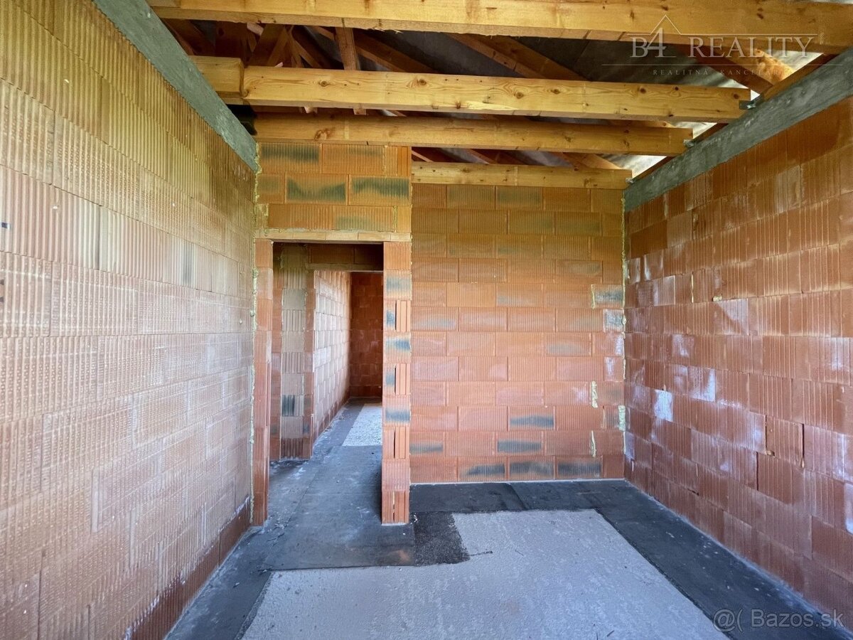 Rozostavaný 4i bungalov, pozemok 443 m2 / Veľké Bierovce - 14