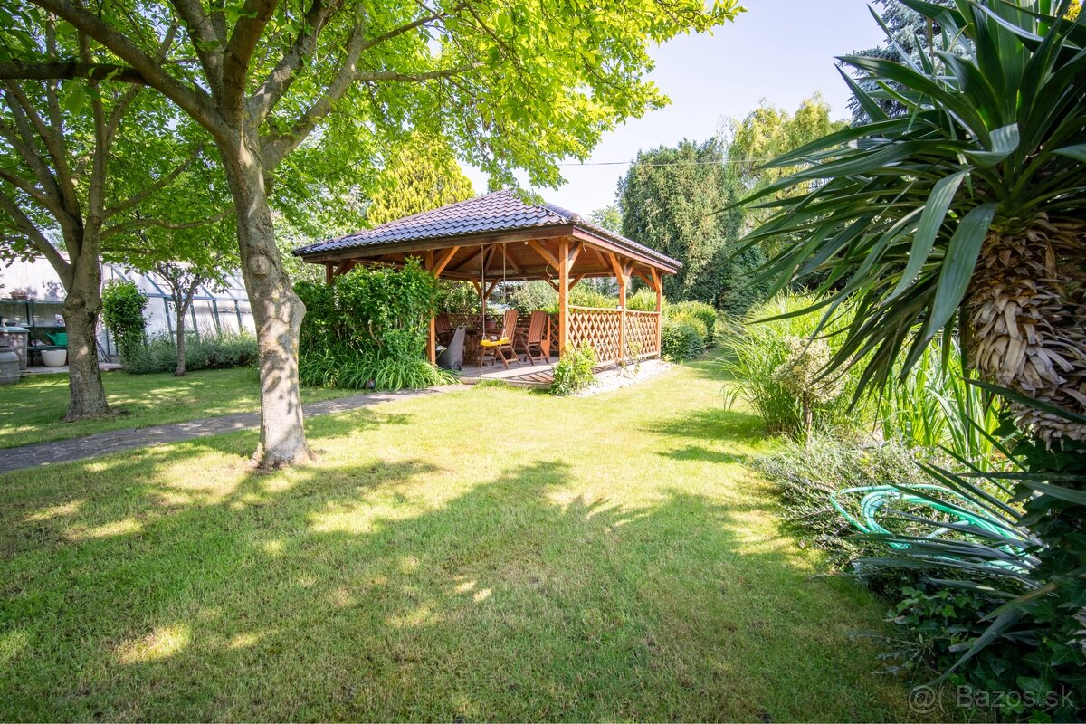 Predám 6 izbový dom 300 m² pozemkom 1 350 m² Bernolákovo - 14