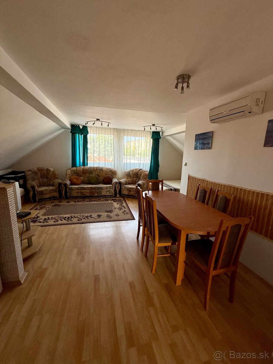 Na predaj penzion s rodinným domom v Štúrove - 14