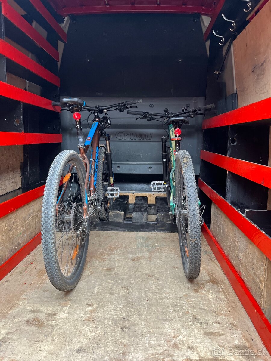 Mercedes-Benz Sprinter - 14