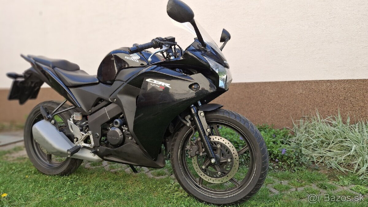 Honda CBR125R 2. generacia - 14