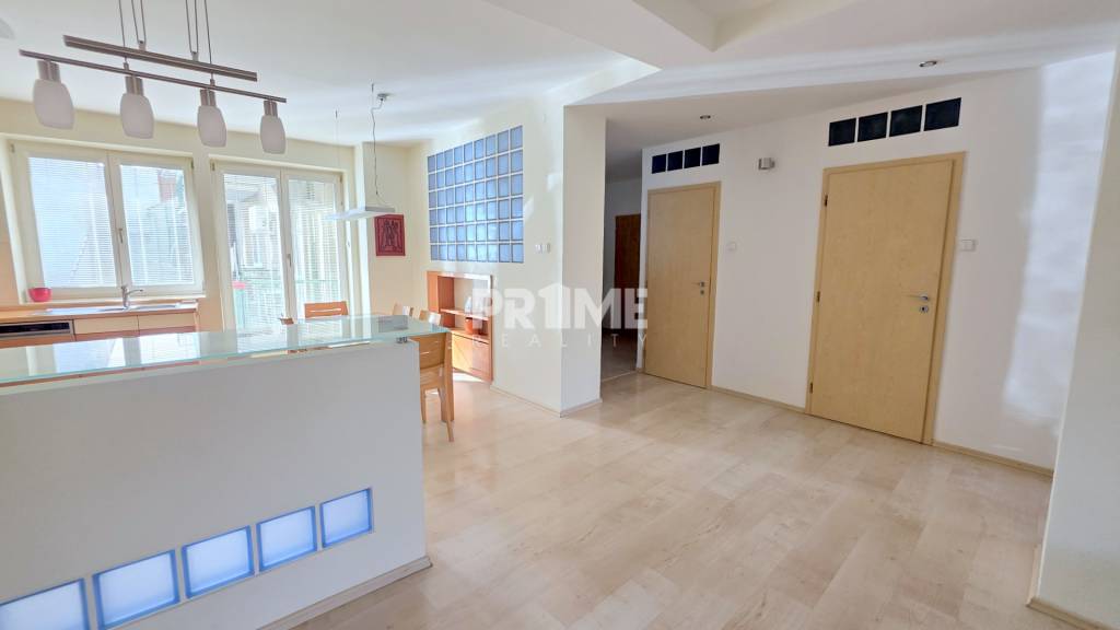 JEDINEČNÝ 2i byt, REKONŠTRUKCIA, 2 x BALKÓN, Kúpeľná ulica,S - 14