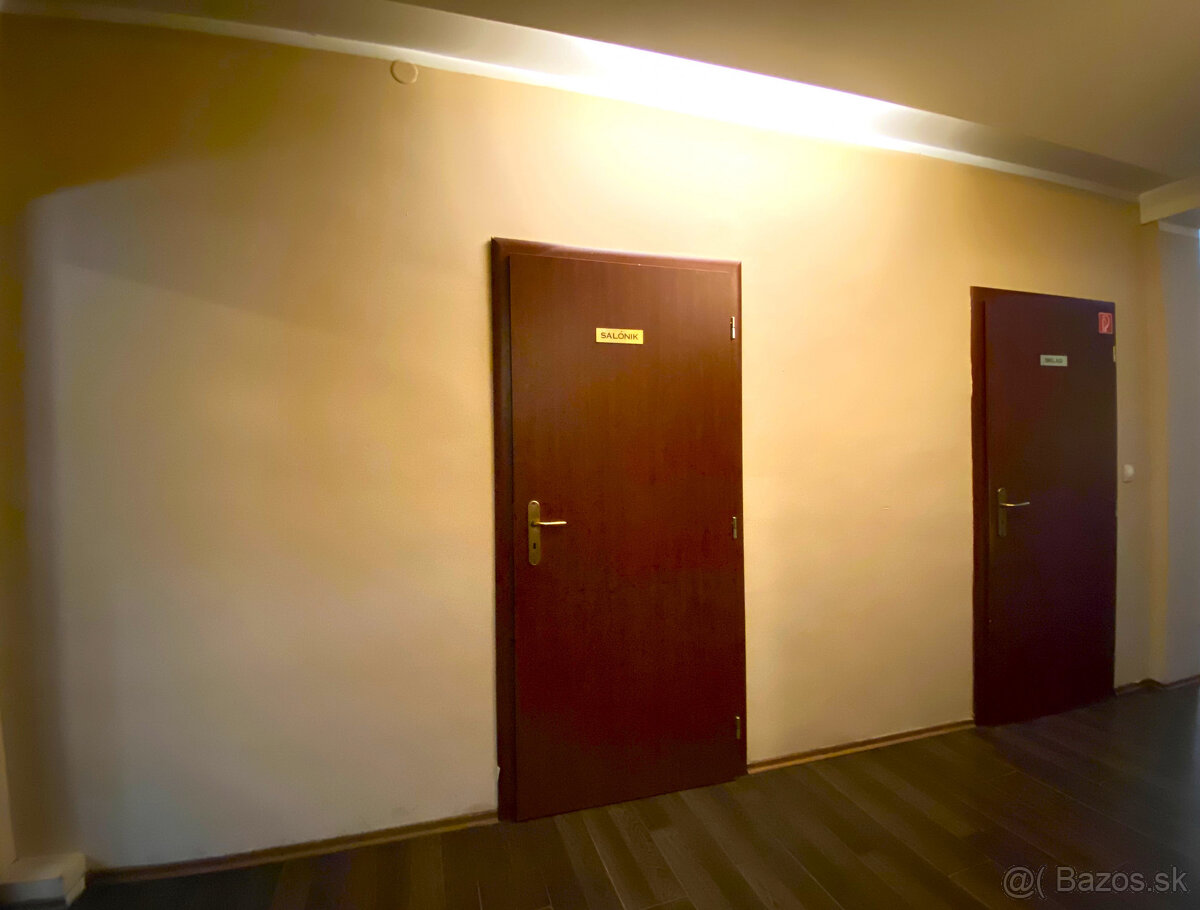 Rekonštruovaný dom s pozemkom na podnikanie - 14