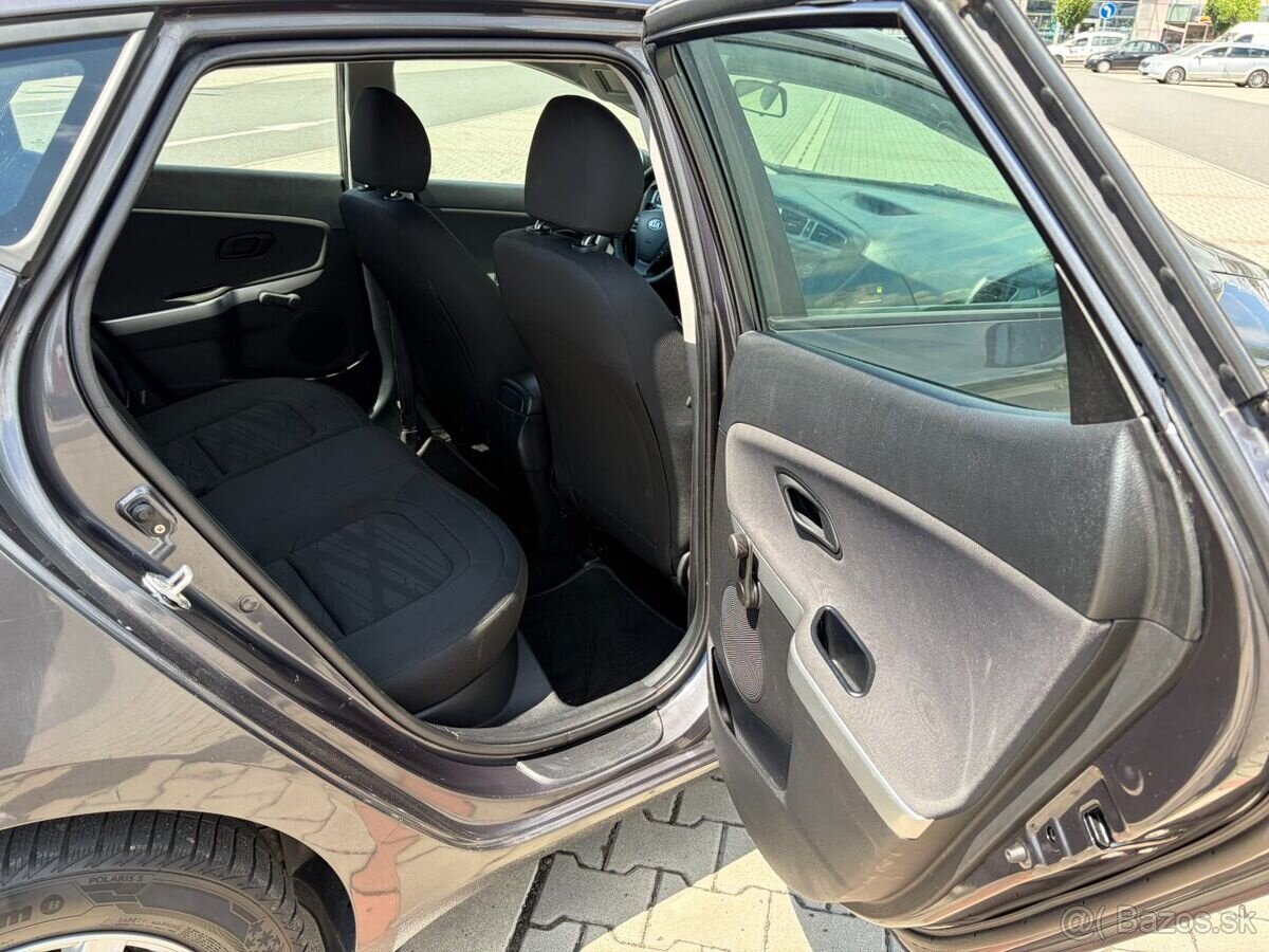 Kia Ceed 1.4 CVVT ČR 135t klima - 14