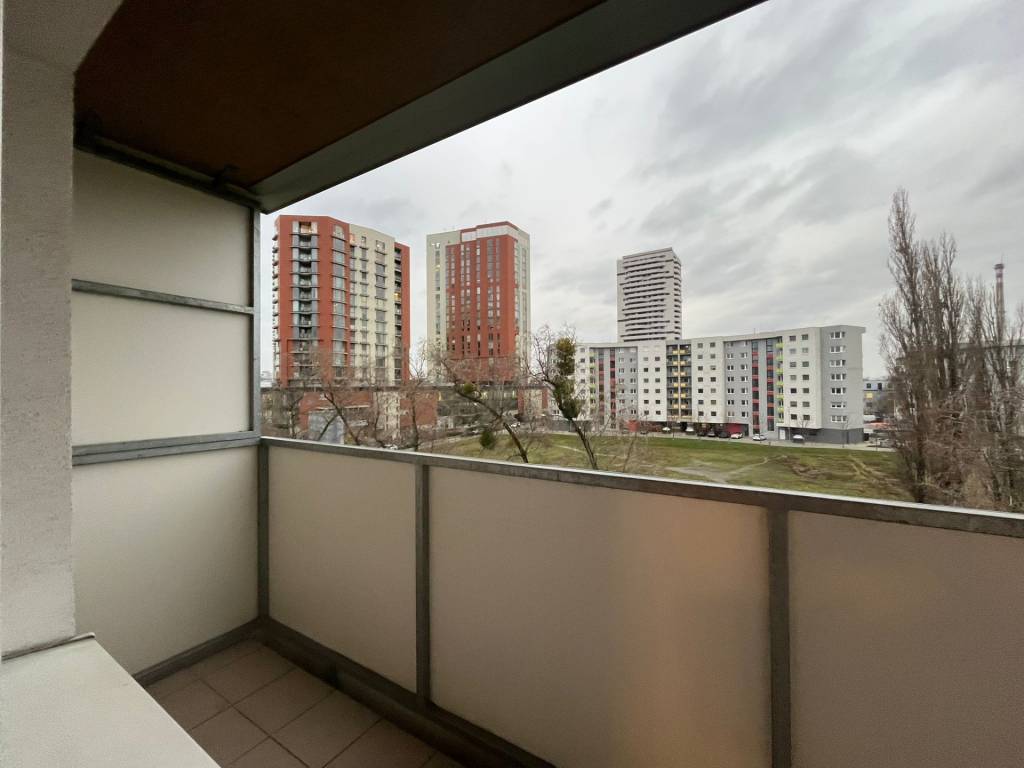 2 izbový byt 68m2 na predaj v Petržalke na Vranovskej ulici - 14