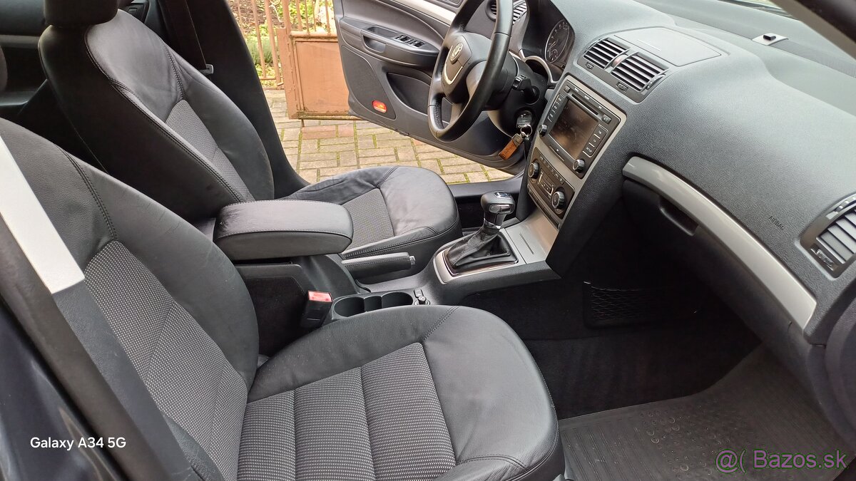 Škoda octavia combi 1.9TDI ťazne DSG rok 2009 - 14