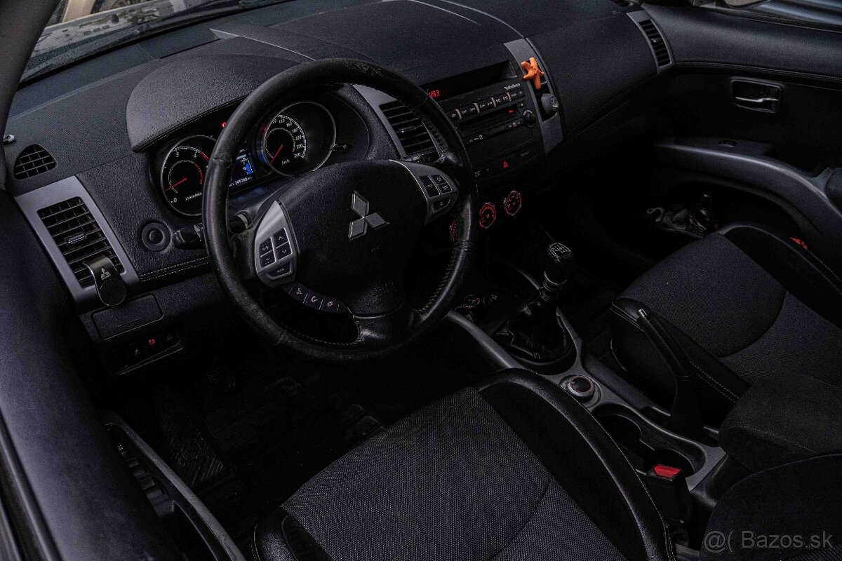 Mitsubishi Outlander 2.2 DI-D - 14