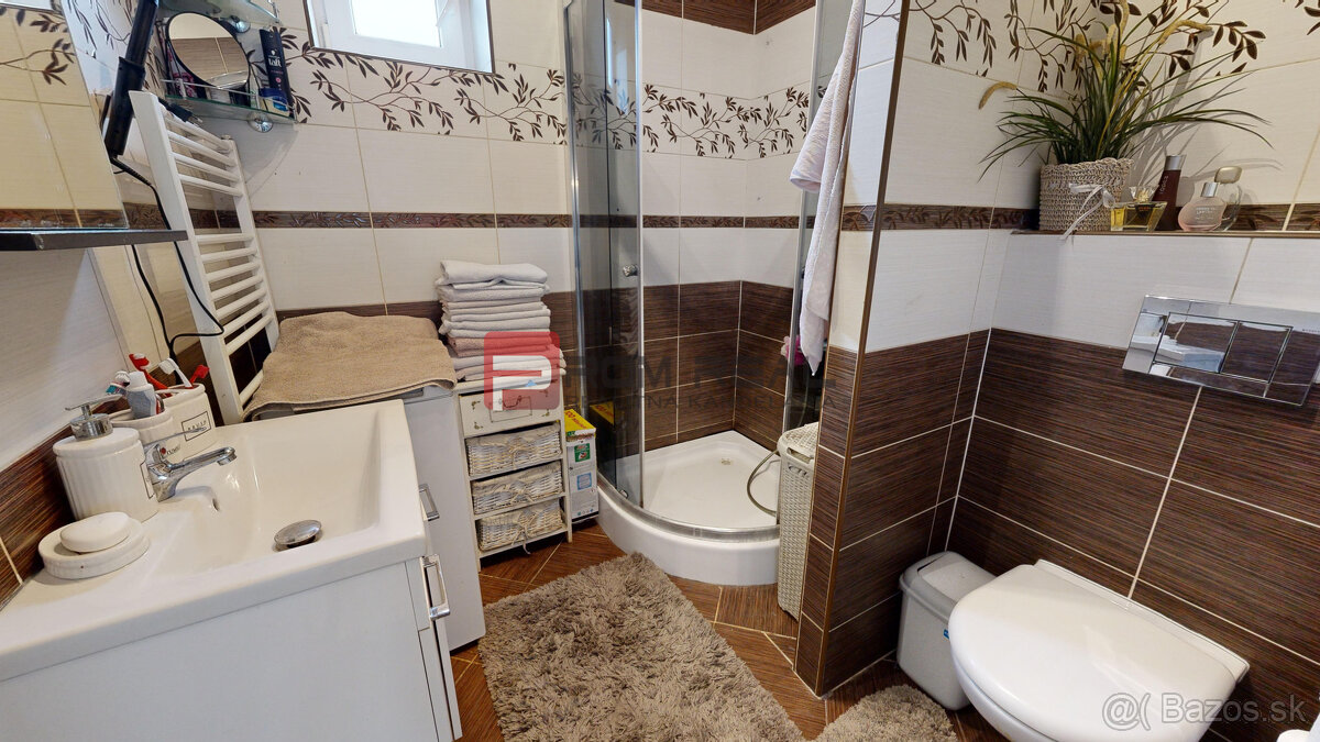 4-izbový rodinný dom s veľkým pozemkom v obci Igram - 14