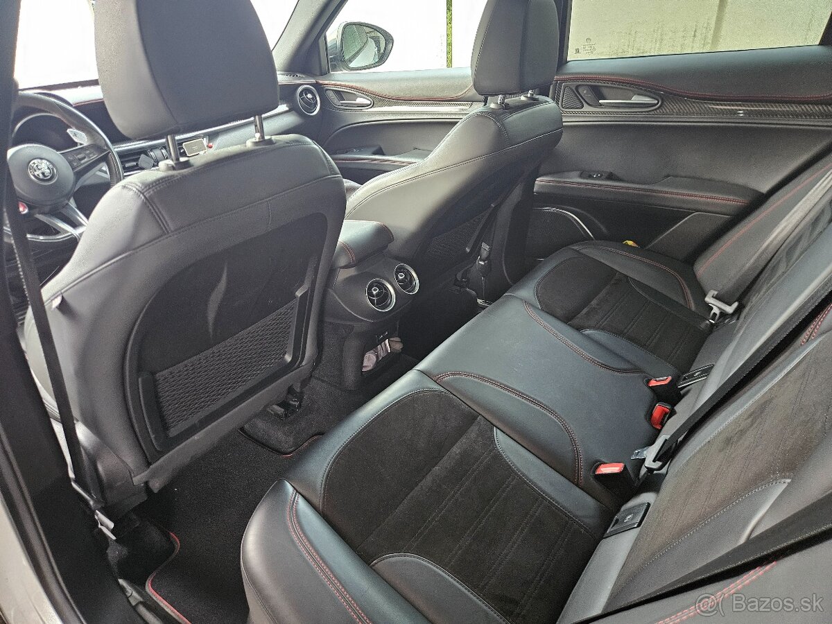 Alfa romeo stelvio quadrifoglio - 14