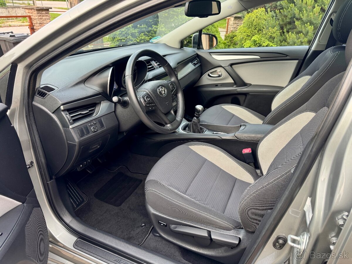 Toyota Avensis Combi 1.8i Valvematic - 14