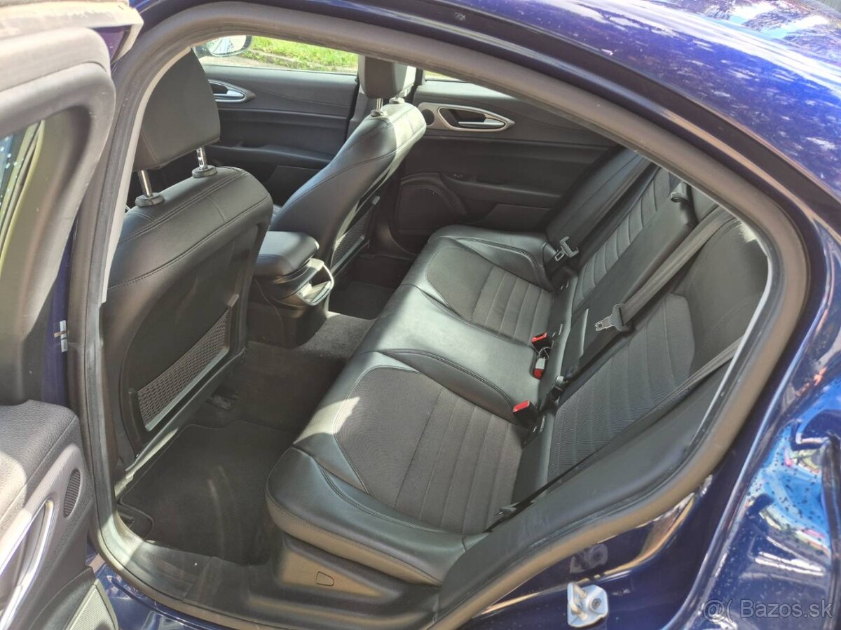 Alfa Romeo Giulia 2.2 Diesel 180 AT Super - 14